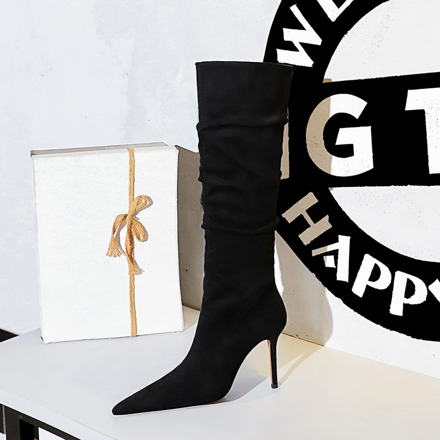315-A19 Vintage European And American Style Winter Women's Boots, Ultra Thin Heel, Wrinkled Suede, Pointed Toe, Party_vogvips.com