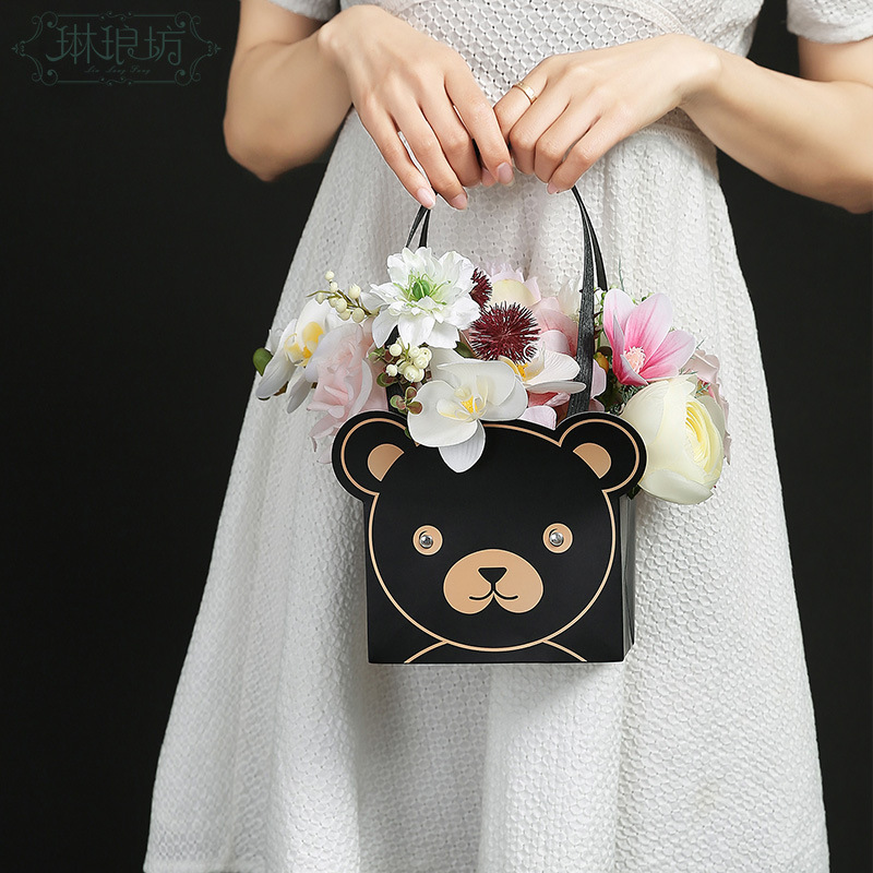Oso caja portátil flor regalo embalaje caja de flores diseño floral bolso de mano dibujos animados oso abrazo 4