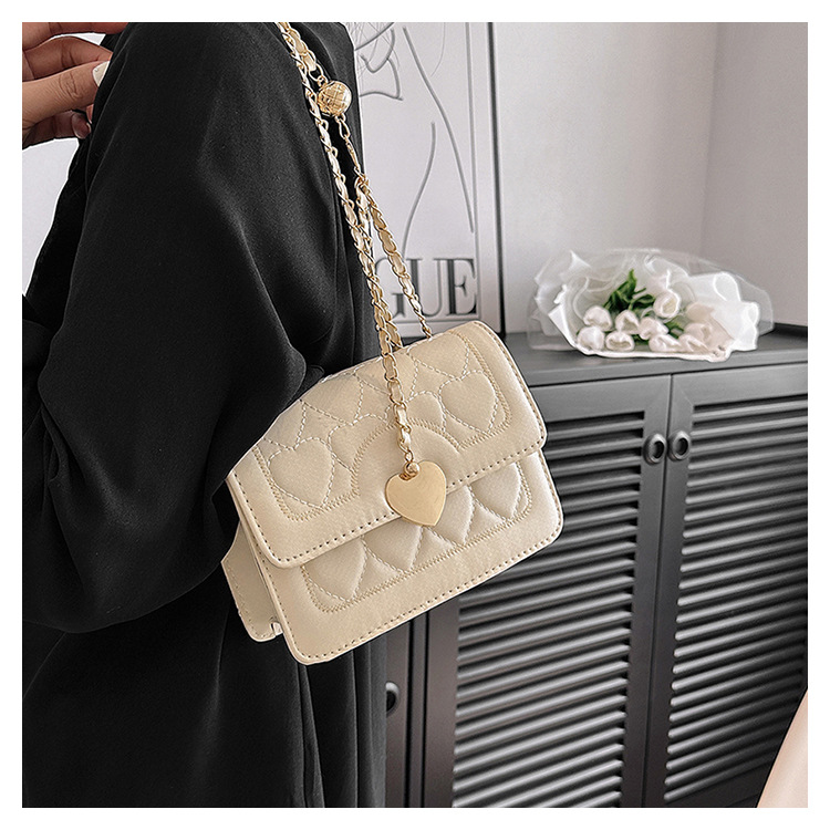 Women's Small Pu Leather Solid Color Classic Style Square Flip Cover Shoulder Bag display picture 4