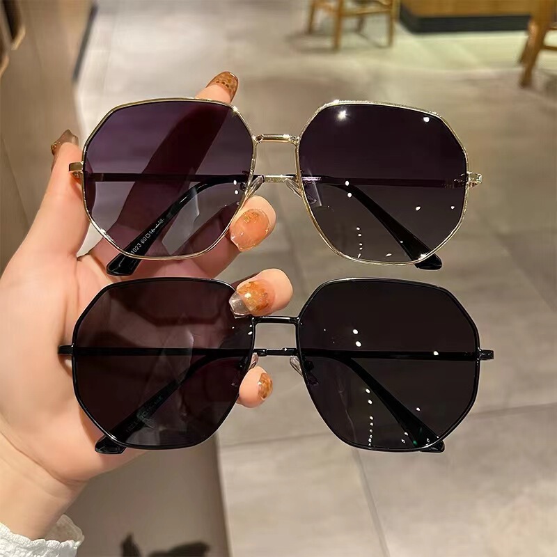 New Style Sunglasses for Men and Women, Enlarged and Widened, Slimming, Anti-Uv Sunglasses for Big Faces, Metal Driving Sunglasses New Style Sunglasses for Men and Women, Enlarged and Widened, Slimming, Anti-Uv Sunglasses for Big Faces, Metal Driving Sunglasses