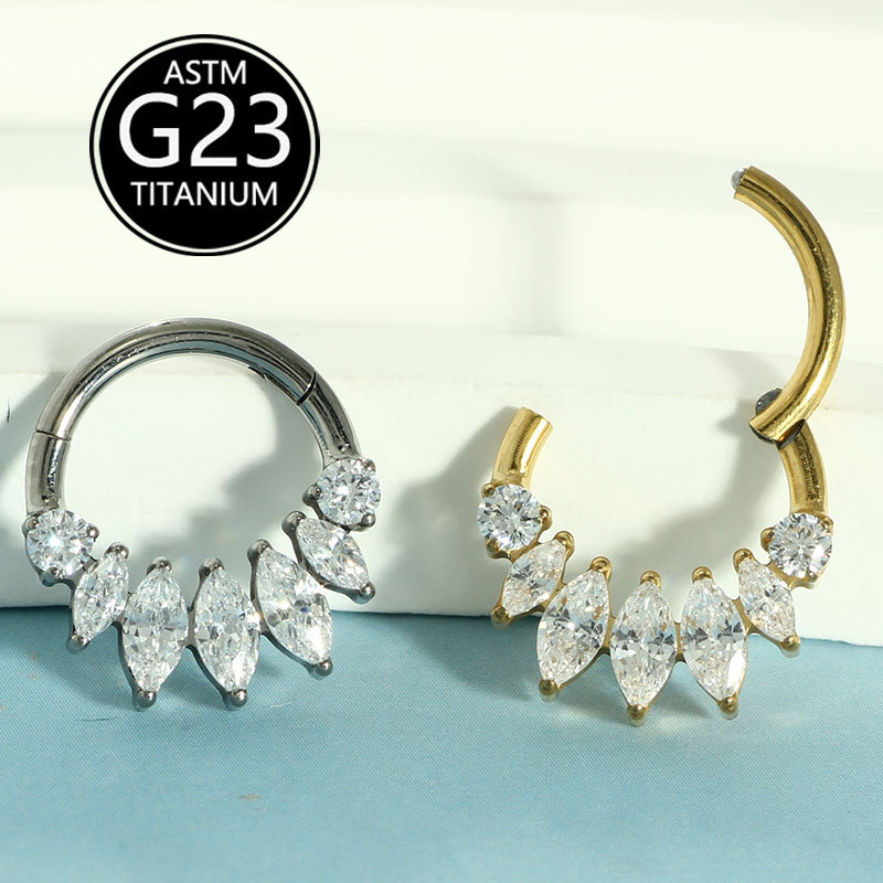 16G labret stud size and finish detail
