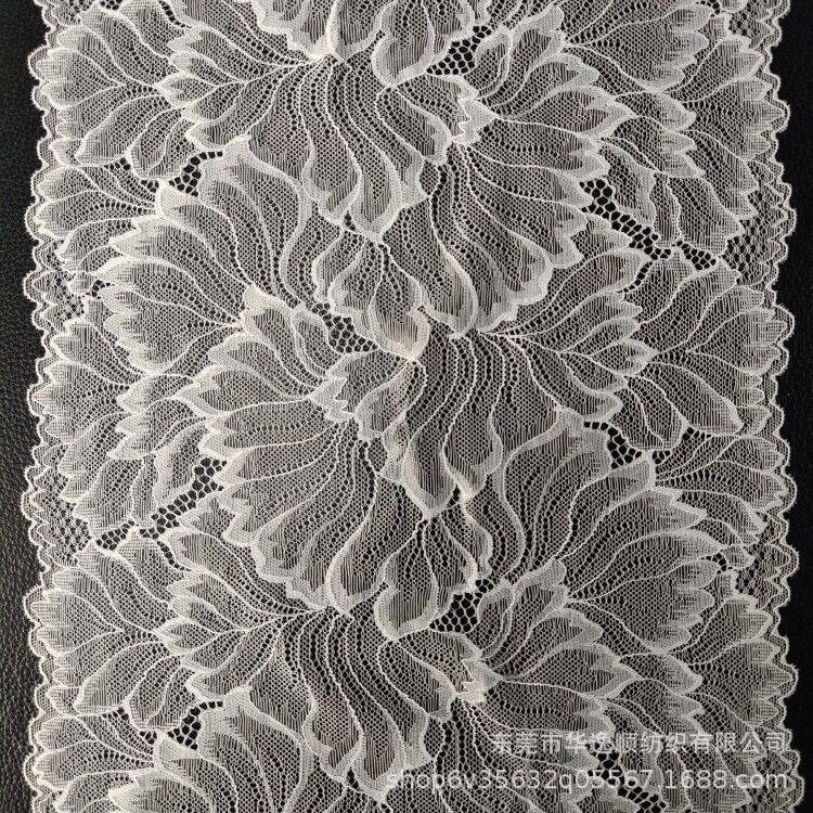 Elastic lace underwear