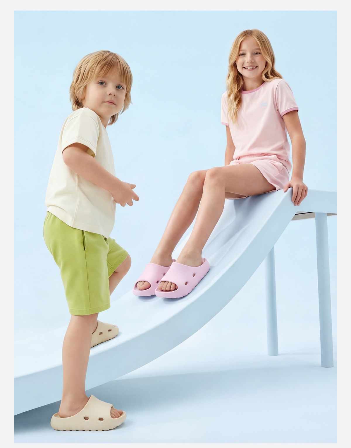 Sandales enfant motif chat mignon pour maison et bain_voghion.com