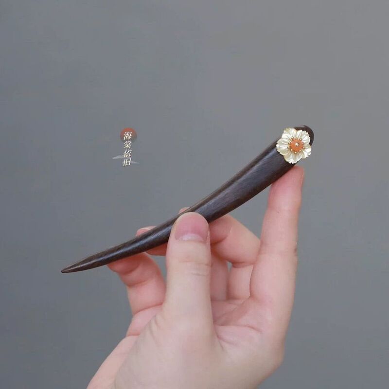 Original【Little Perfection】New Chinese-Style Large-Leaf Sandalwood Hairpin for Women, Ancient-Style Hair Accessory with a High-End Feel, Simple and Suitable for Daily Use Original【Little Perfection】New Chinese-Style Large-Leaf Sandalwood Hairpin for Women, Ancient-Style Hair Accessory with a High-End Feel, Simple and Suitable for Daily Use
