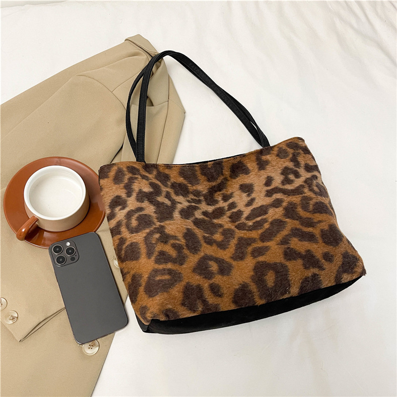 Bolsas de maquillaje de moda con patrón de leopardo, bolsas de mano, 2024 nuevas bolsas de hombro, bolsas de mujer, bolsas de mujer de moda transfronterizas, versátiles