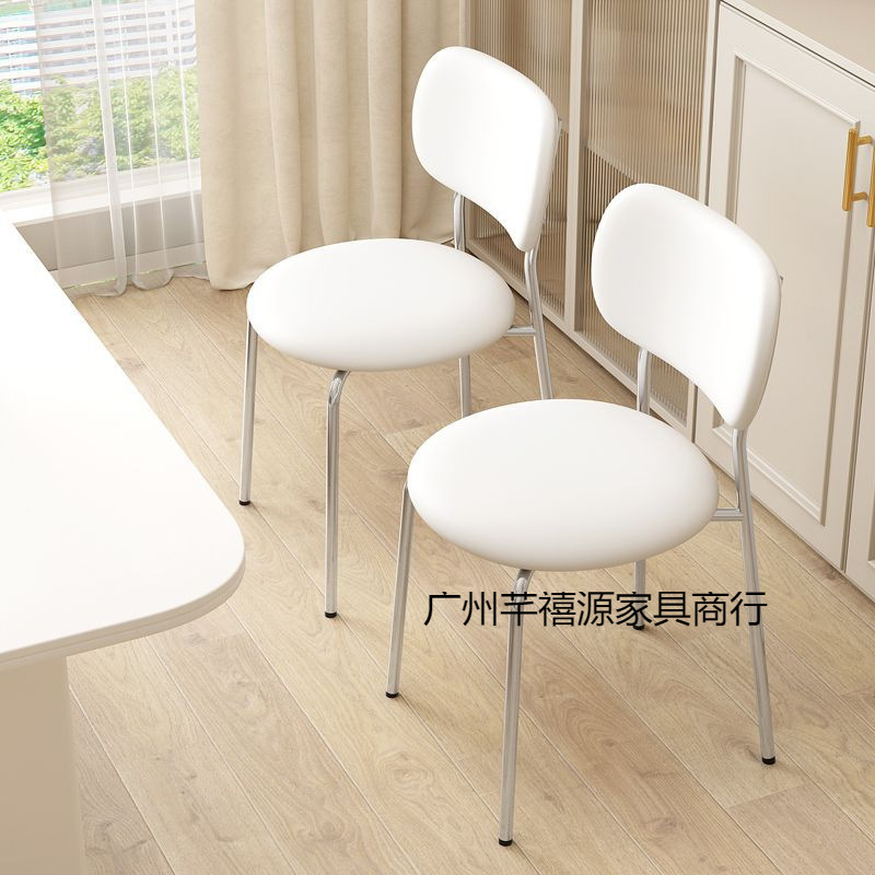 Silla de respaldo nórdica simple y moderna silla de comedor casera de lujo ligera medieval silla de viento de crema mesa de comedor silla de ocio
