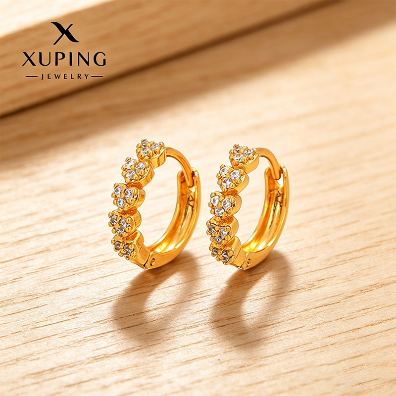 Xuping Europa y los Estados Unidos transfronterizos imitación oro ligero lujo temperamento aretes de moda aleación de cobre chapado 24k aretes de aretes al por mayor