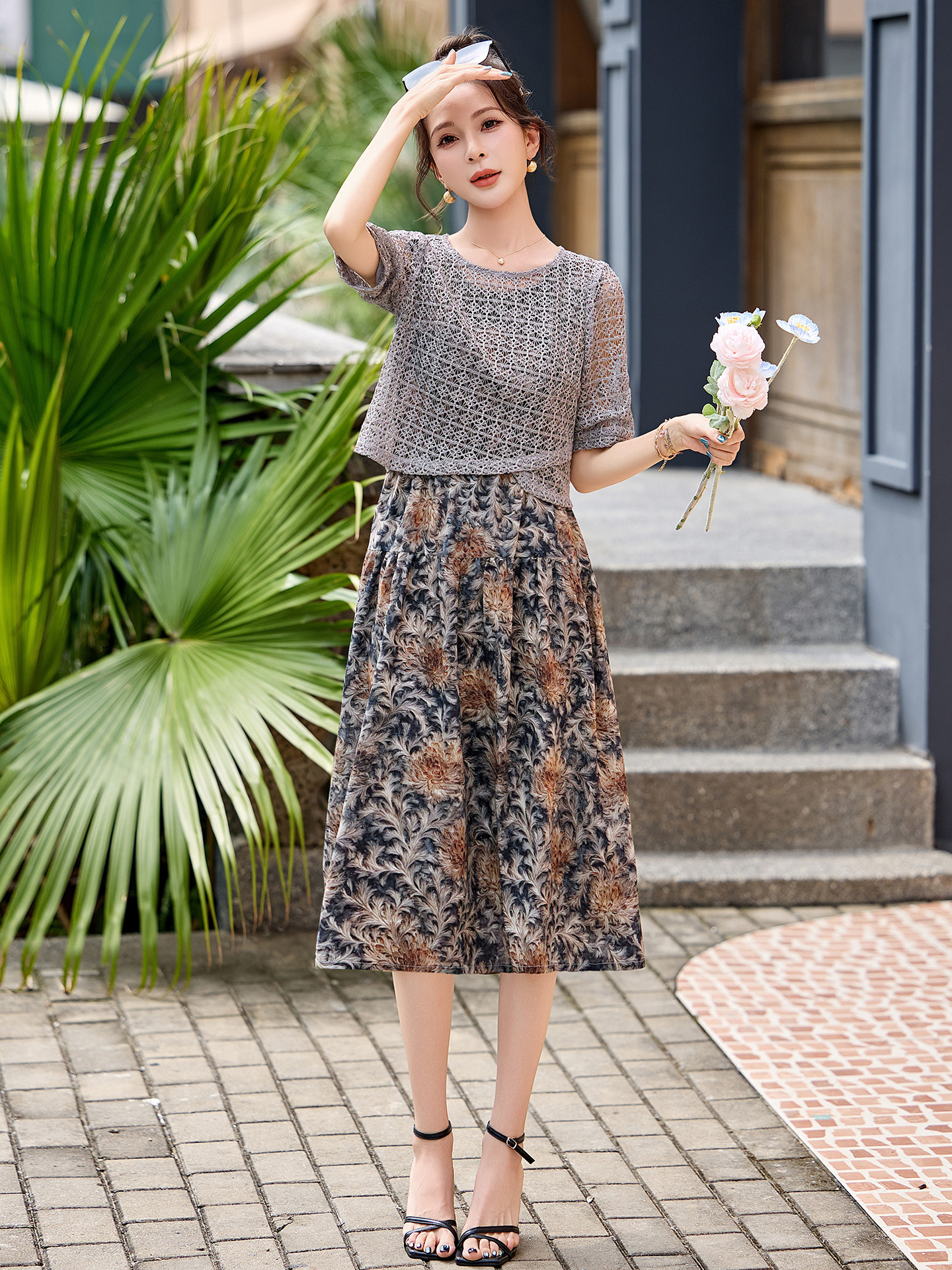 Đầm hai dây maxi nữ họa tiết hoa nhí phối ren WA9518 — Xanh lông mòng đen, màu kaki