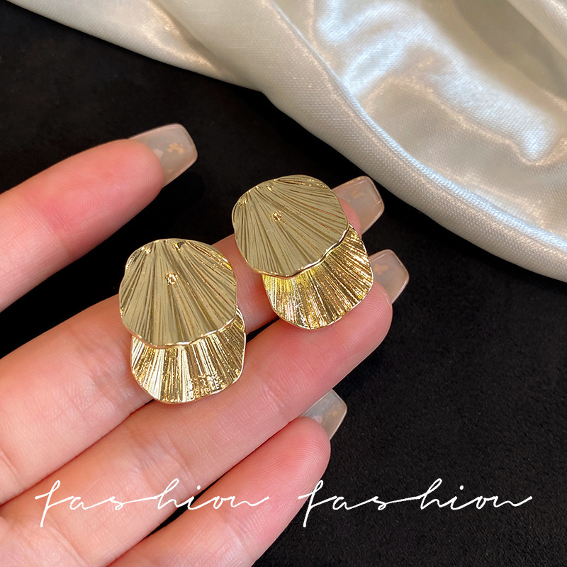 Pendientes de perlas para mujeres ins estilo simple alto sentido nicho temperamento pendientes en línea celebridad retro pendientes aguja de plata al por mayor