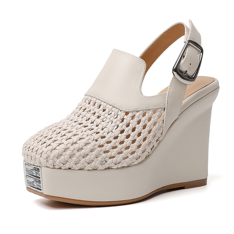 Sandal cao gót nữ mũi nhọn bện rỗng đế xuồng chống nước — màu be