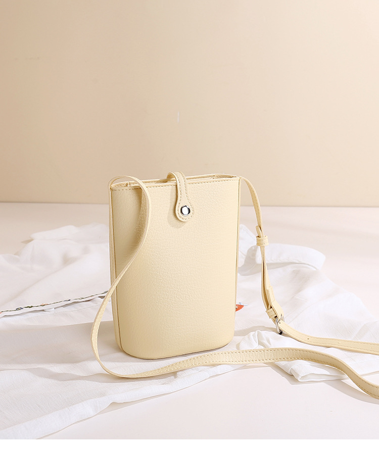 Women's Pu Leather Solid Color Basic Bucket Zipper Buckle Phone Wallets display picture 12