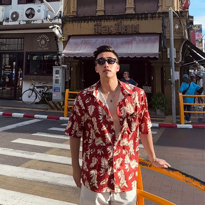 Hawaiian ice silk beach floral shirt, short-sleeved men's summer wear, Thai seaside vacation men's clothing, Southeast Asian style apparel
