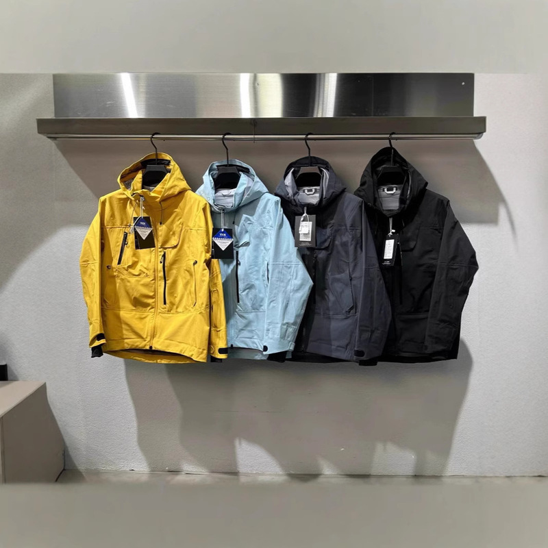 Spring and Autumn Outdoor Leisure Science and Technology Couple Can Match Full Pressure Adhesive Hard Shell Jacket Underarm Breathable Zipper Jacket Spring and Autumn Outdoor Leisure Science and Technology Couple Can Match Full Pressure Adhesive Hard Shell Jacket Underarm Breathable Zipper Jacket