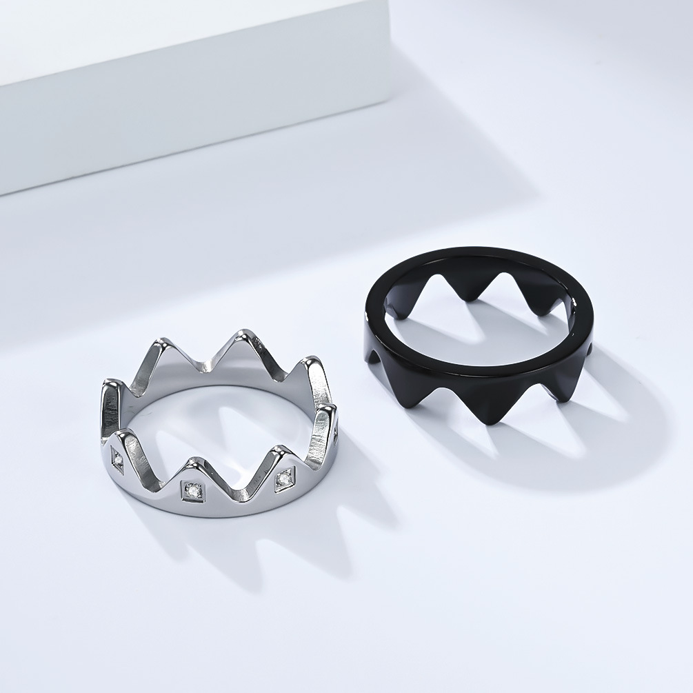 Bague couronne en acier titane avec diamants design créatif_voghion.com