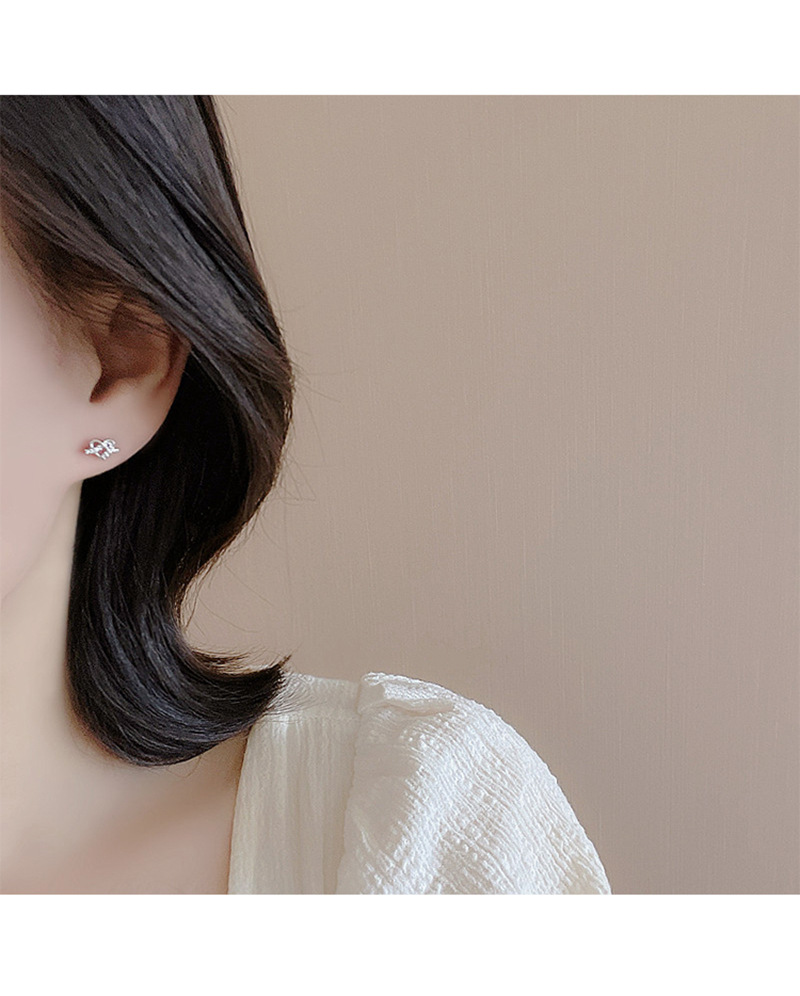 Simple Style Heart Shape Copper Inlay Zircon Ear Studs 1 Pair