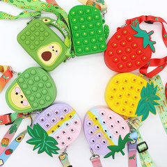 滅鼠先鋒兒童包包女童單肩斜挎包草莓菠蘿按壓包牛油果硅膠包