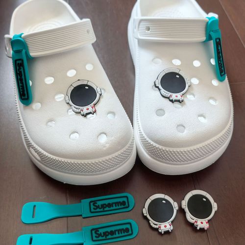 Sneaker Flower Accessories, Detachable Hole Sneaker Buckle, Cute Little Girl Compatible Buckle, Trendy Hot Sale Toy