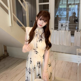 【慧琳】2025夏款日系跨境甜美印花小飞袖压褶收腰连衣裙女25A173