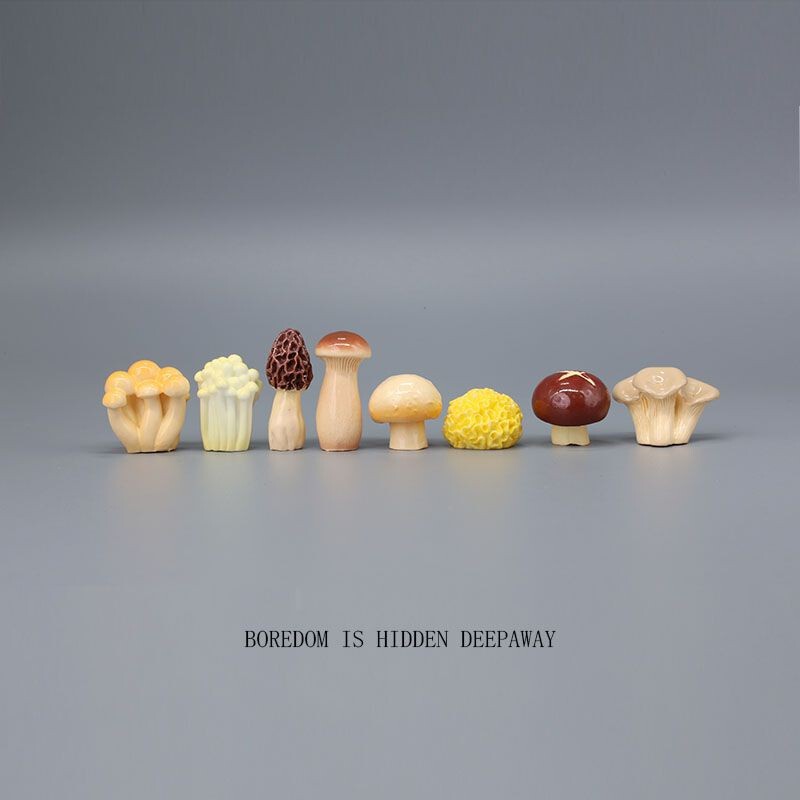 When You'Re Bored, You Can Set up a Few Cute Mushroom-Shaped Small Ornaments for Your Computer Desktop or Japanese-Style Work Station