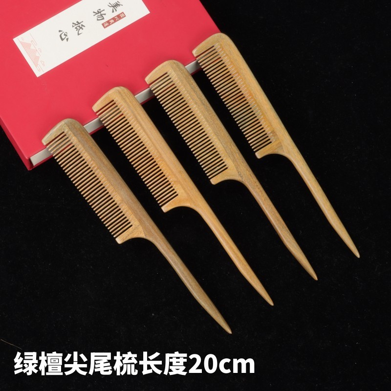 天然の緑檀の大きいサイズの取っ手の木の櫛の丸い取っ手の細い歯は厚い緑檀の彫刻の字の木の櫛の家庭用|undefined