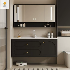 餐桌;实木床;布艺沙发