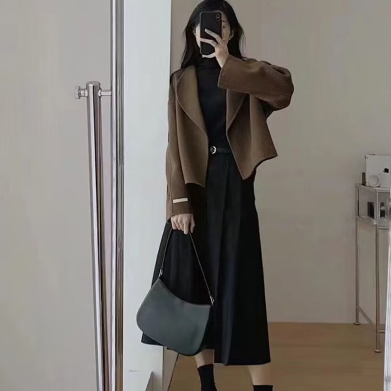 2024 가을 신형 차 스타일 한국 젠틀웨어 세트 어울리는 치마 작은 향기로운 스타일 우유 사랑스러운 세트 코트 여성의 가을과 겨울