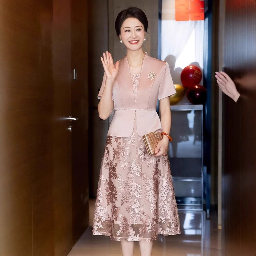 Высококачественное свадебное платье для мамы молодой 2025 новый весенний благородный чонсам обручальное платье обычно можно носить в розовом цвете