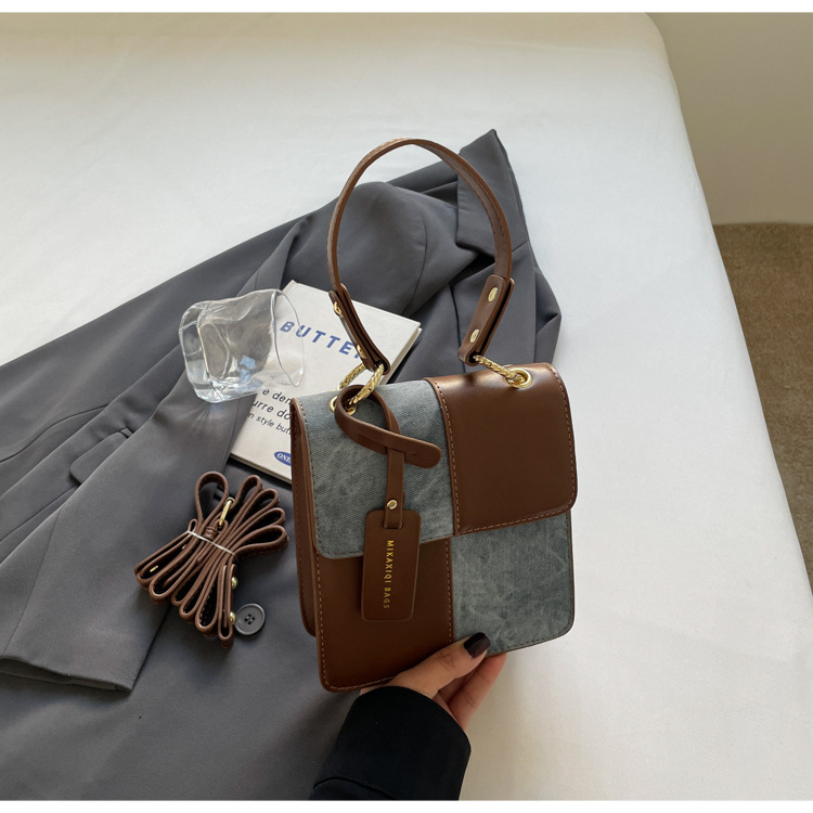 This year, there is a trend of fashionable, versatile, casual and stylish hand-held small square bags for women undefined