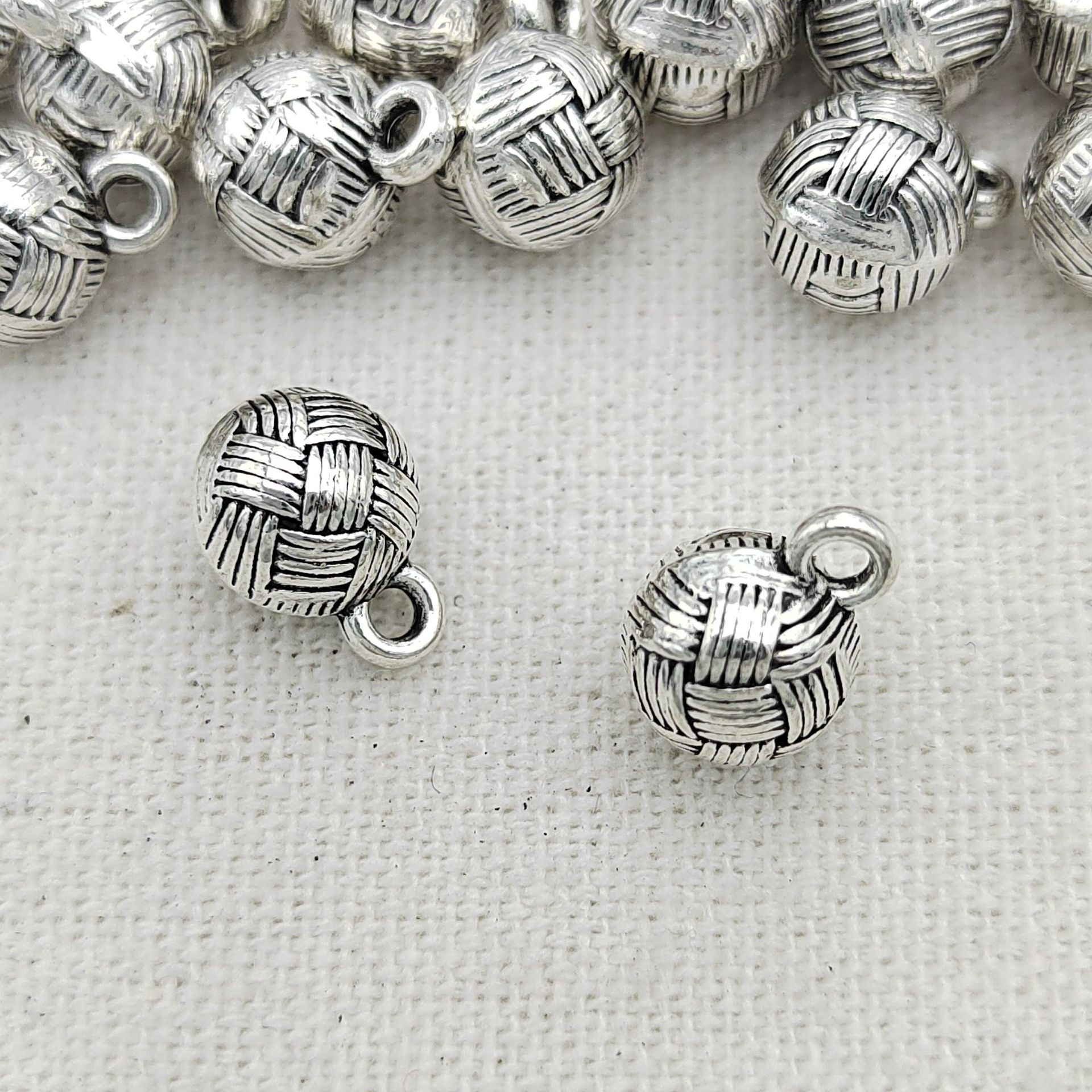 100 Pcs/package Simple Style Ball Metal Plating Pendant Jewelry Accessories display picture 1