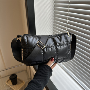 2023 autumn and winter New Fashion cotton-padded clothes portable shoulder underarm small square bag women's bag support a large number of wholesale mixed batch