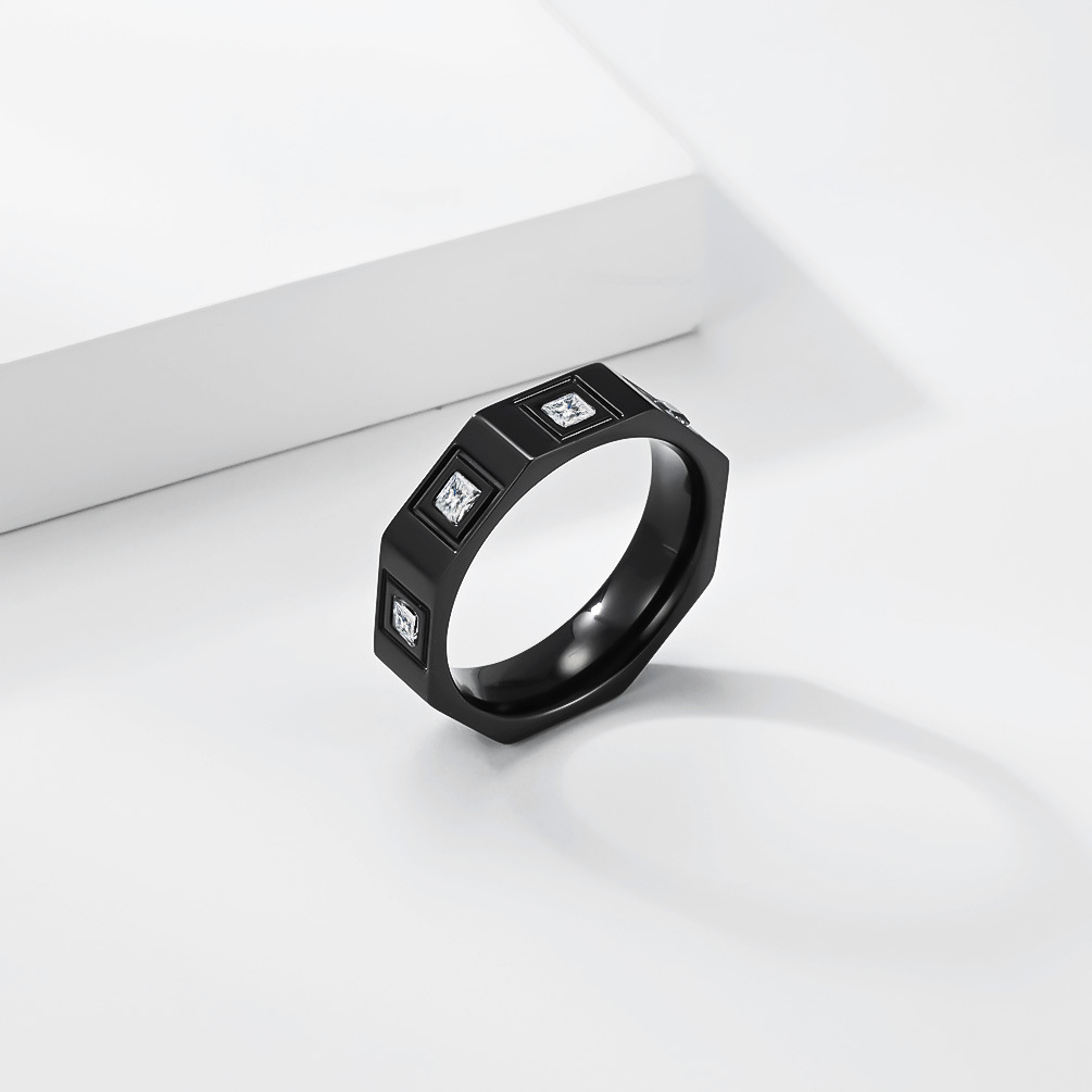 Bague unisexe géométrique 8 faces incrustée de diamants titane_voghion.com