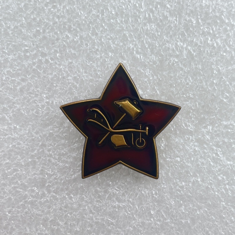 Vintage Red Pentagram Enamel Badge Cultural and Historical Brooch Collection Souvenir Backpack Collar Accessory Pendant