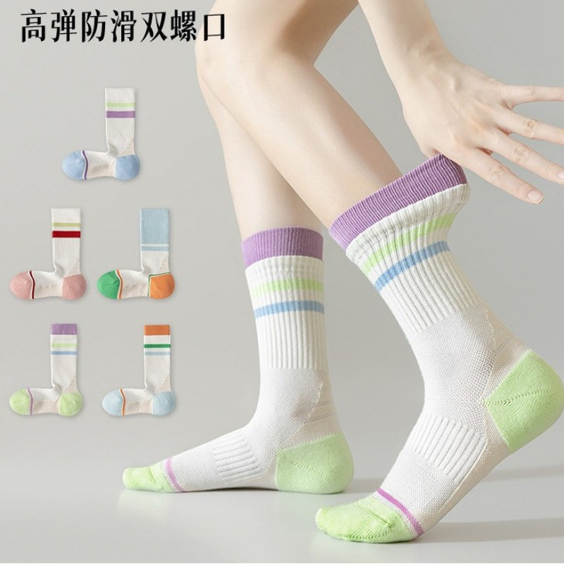 Autumn and Winter New Women's Sports Mid-Tube Socks for Badminton, Wholesale Outdoor Running, Frisbee, and Cycling Socks, Polyester Sweat-Absorbing