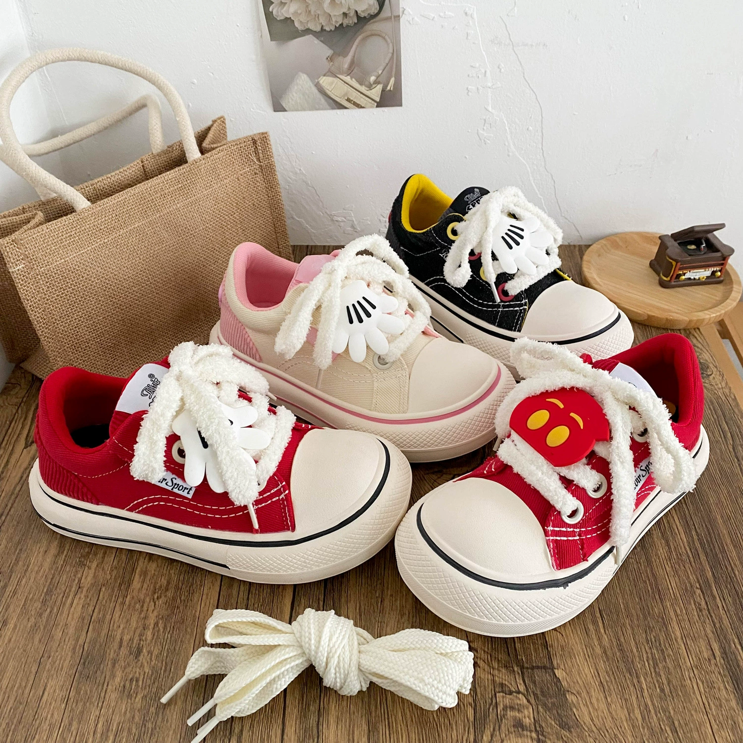 XY-A211 латексные стельки с толстой подошвой хлебная обувь женская обувь уродливая милая весна 2025 новая круглая головка обувь маленькая белая обувь