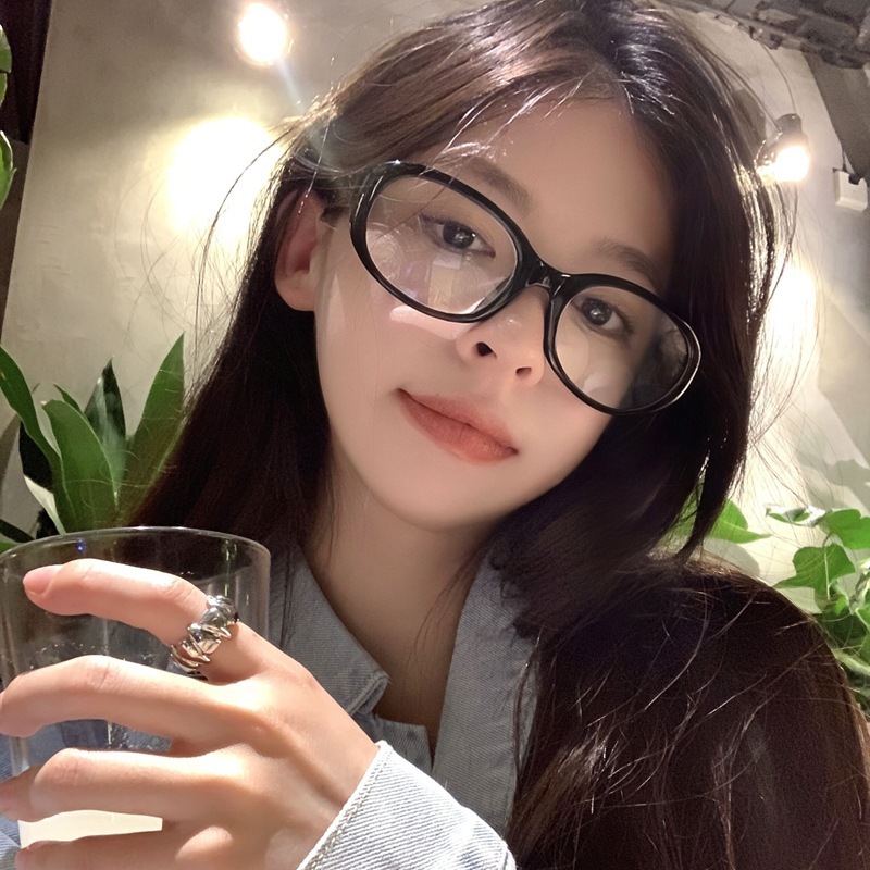韓国の楕円形の黒い大きな枠の丸い顔のメガネの女性の潮のすっぴんの神器は度数の近視鏡のy2kを配合して青い光を防ぐことができます。|undefined