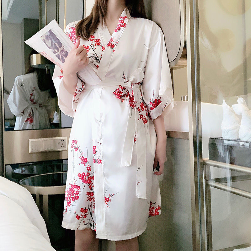 Camisón de otoño e invierno, dama de honor de seda de hielo femenino, bata de la mañana, bata de baño sexy, estilo de hotel, servicio a domicilio suelto de gran tamaño para damas