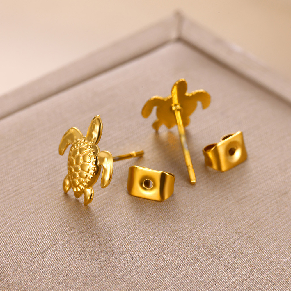 5g Weight 0.03µm-0.05µm Gold Plating Thickness PVD Coated Gold Plating Process 304 Stainless Steel Ear Needle Material 18K Real Gold Plated Plating Material Pearl Inlay Material Ear Studs Classification 18K Gold Plating Color 1 Pair Quantity Daily Occasion 304 Stainless Steel Material Tortoise, Hippocampus, Shell Pattern Women's Gender Simple Style Style Waterproof Non Tarnish, Inlay Craft PVD Coated Real Gold Plated 18K Gold Tortoise Hippocampus Shell 304 Stainless Steel Simple Style Waterproof Non Tarnish Ear Studs 7