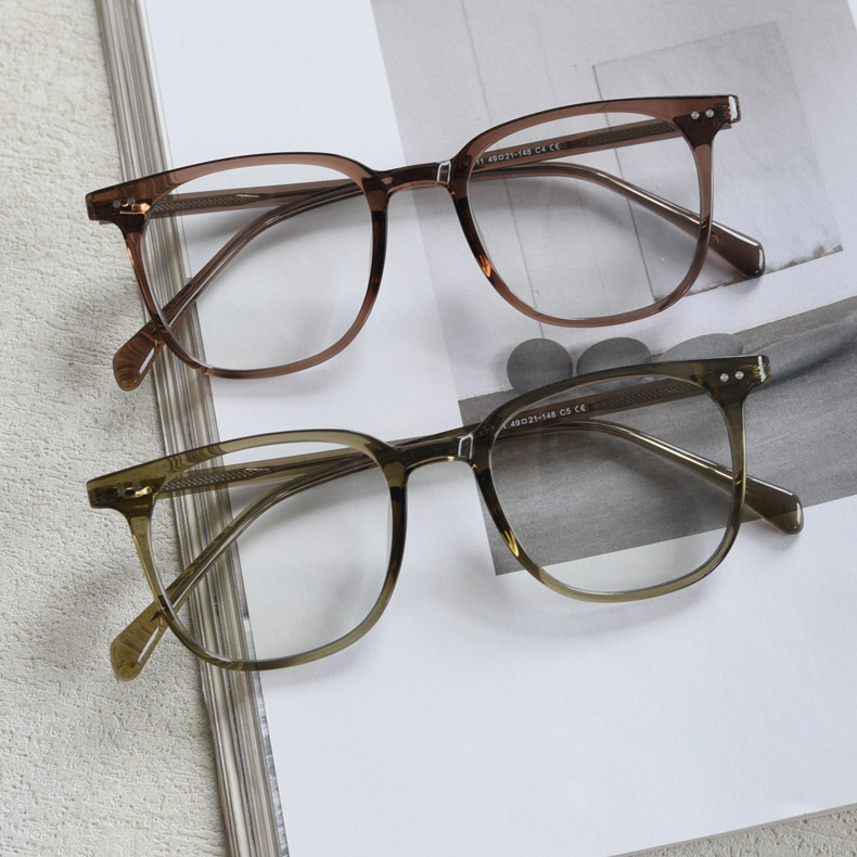 Fashionable Square Eyewear Frames For Students And Unisex Style_voghion.com