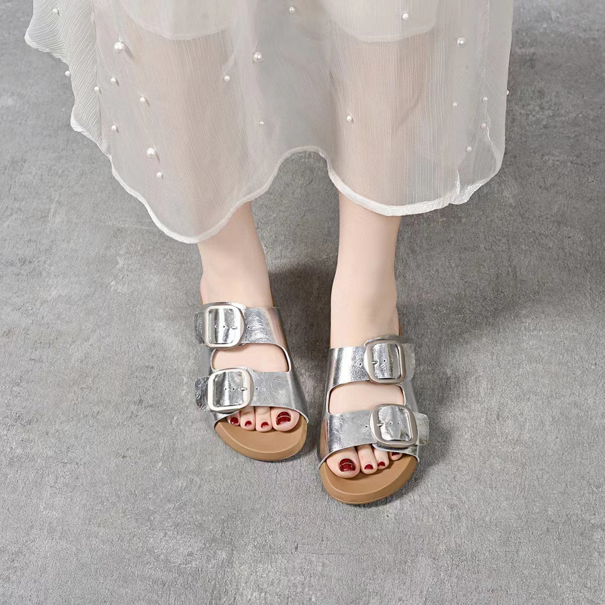 Dép sandal nữ da thật kiểu Birkenstock hở mũi đế bệt — đen