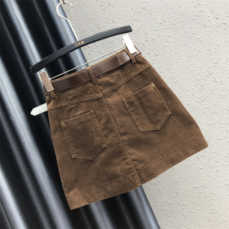 Chân váy ngắn chữ A ôm hông chất liệu nhung tăm, kiểu mới mùa thu đông, có túi, chống lộ — Kaki, Màu nâu, màu đen chi tiết 5