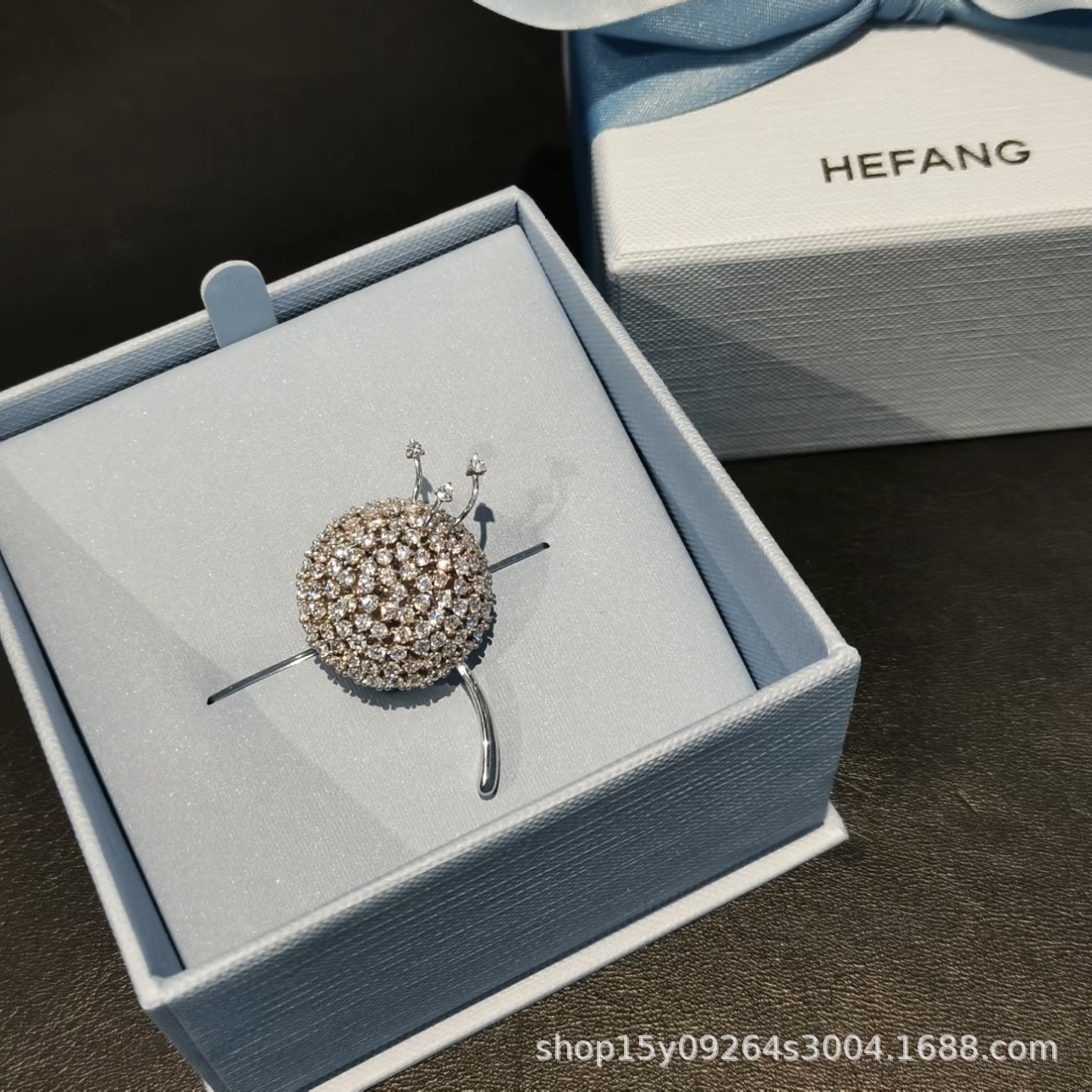 Hefag Jewelry Dandelion Brooch Light Luxury Fashion Badge Simple Brooch Accessory High-End Pin for Men and Women