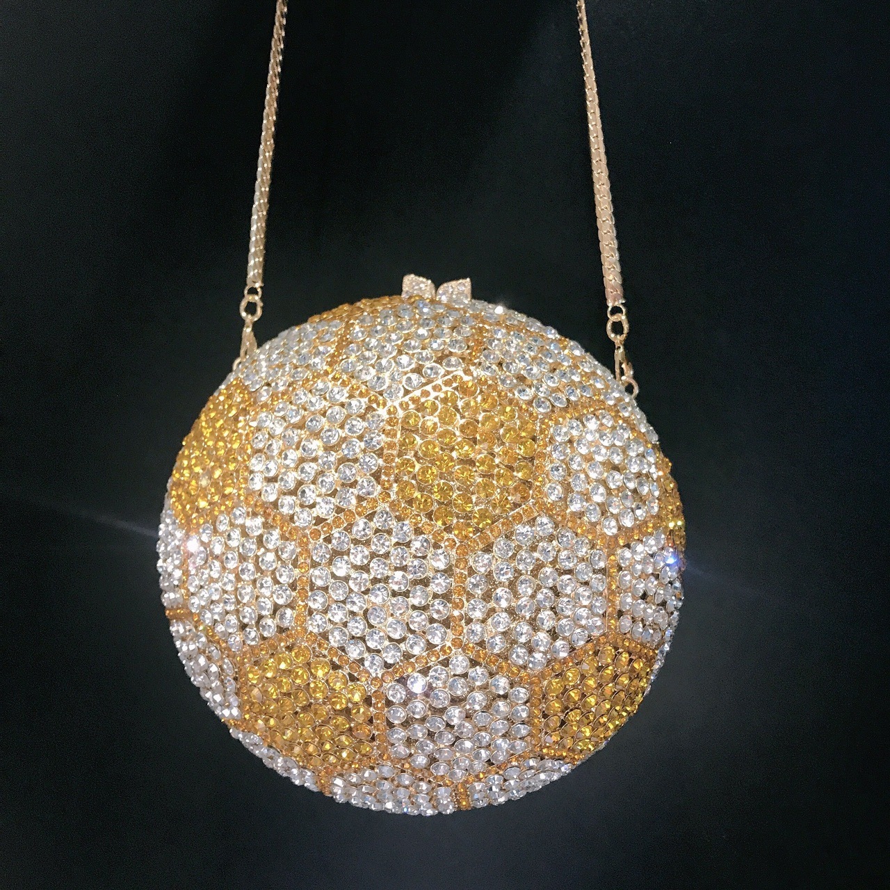 Inclinado transfronterizo nuevo bolso de diamante de fútbol para banquete de metal vacío caja dura esférica bolso de banquete de joyas bolso de mano de mujer