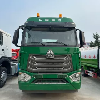 厂家跨境销售重汽豪沃NX牵引车头6*4马力拖车头375马力货运卡车头