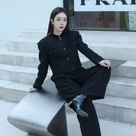 连衣裙;时尚休闲套装;女式T恤