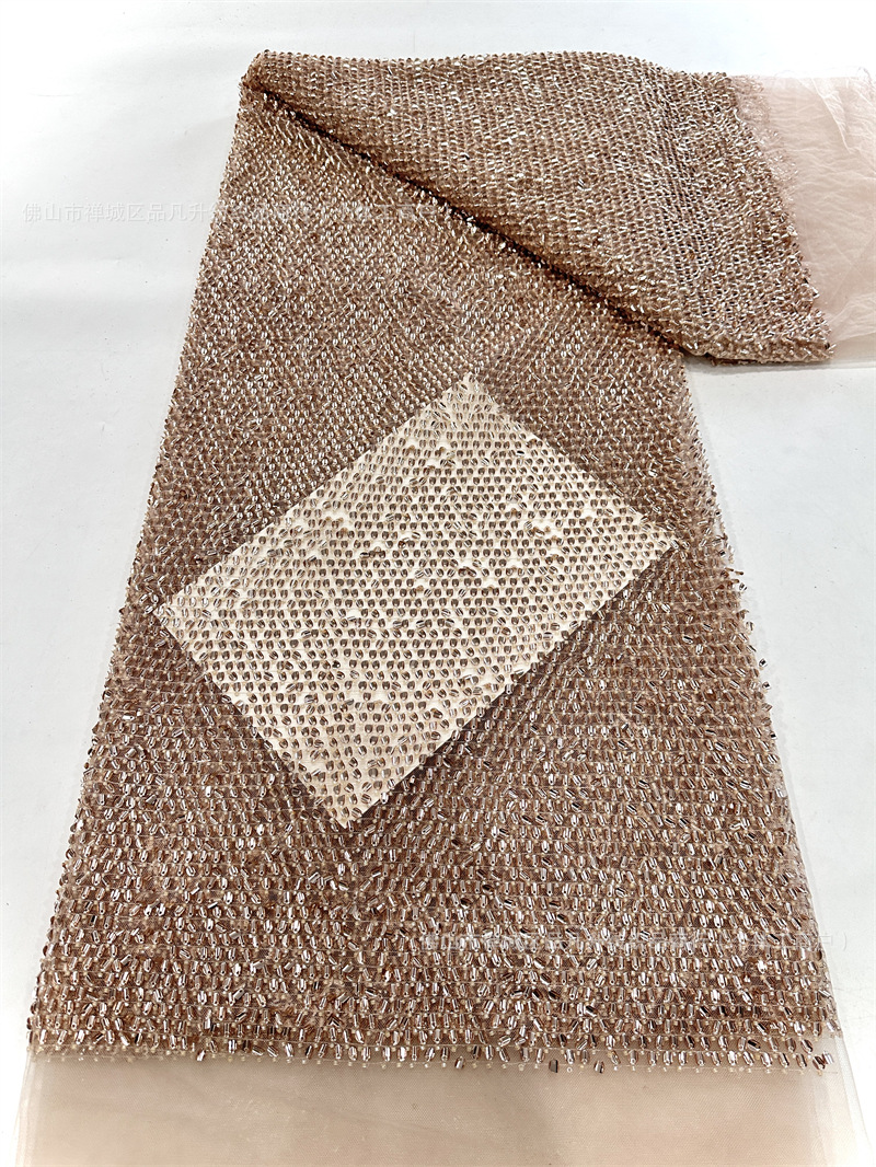 Fábrica de stock de bordado de sequinilla medio rollo de cebolla dorada multicolor ropa de brindis de alta fijación tela de vestido de cena
