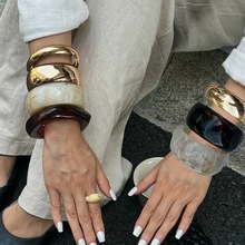 ŷ���羳ʱ����Ⱦ�ǿ���������Bracelet���Ų�������Ȧ��֬�ֻ�Ů