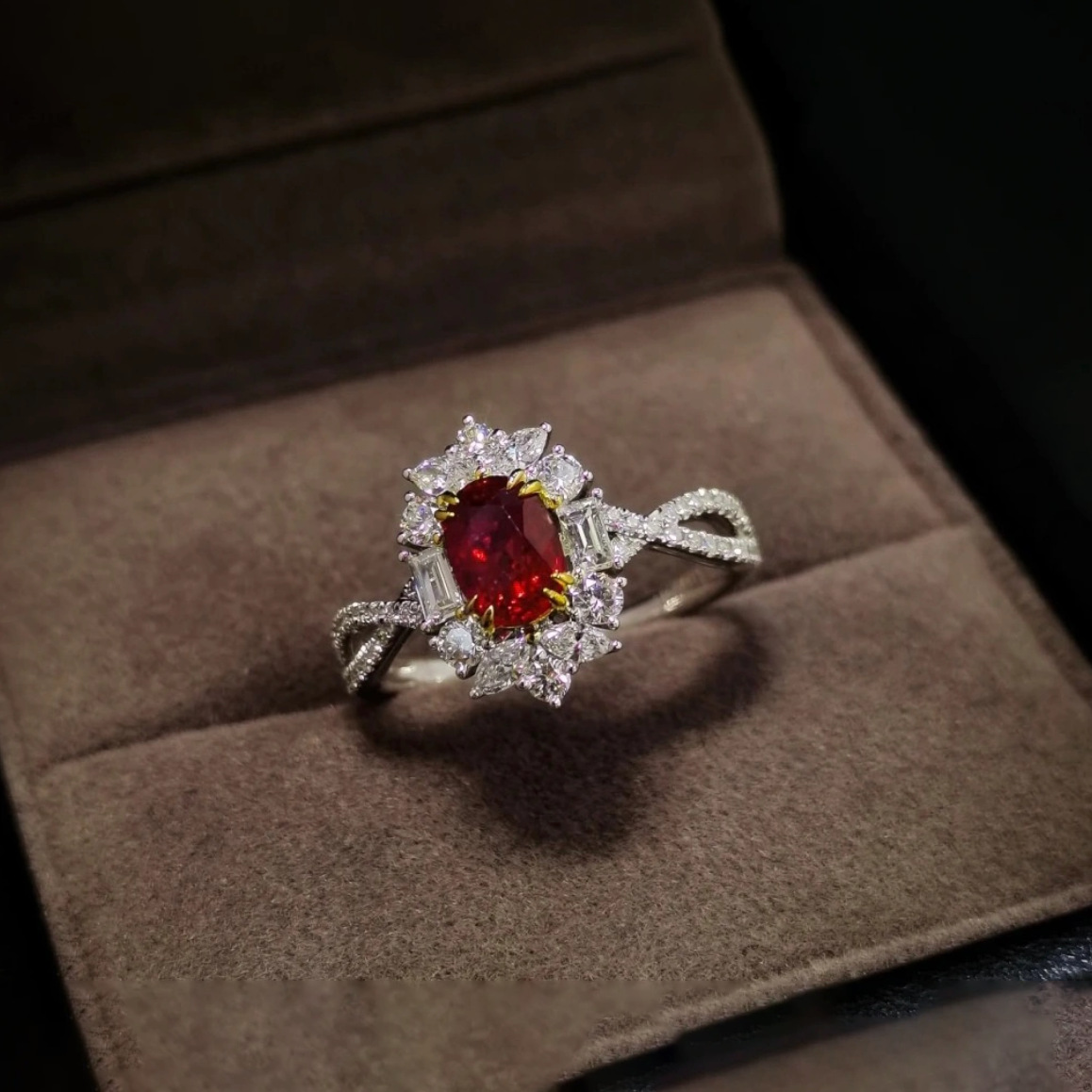 Live New 3 Carat Artificial Ruby For Women Moissanite Pigeon Egg Diamond Ring High-end Design Gemstone_voghion.com