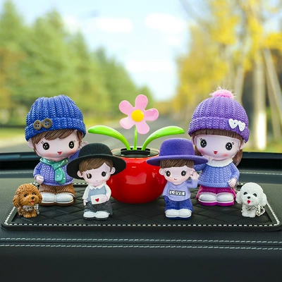 New Couple Car Decorations — Car ornaments - scarf-couple-xin-zi-lele-round-hat-red-sun-flower-big-diamond-pad