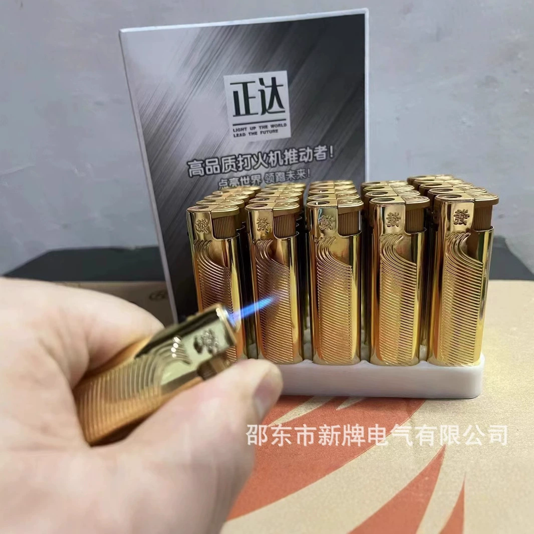 Поставка производителя Zhengda F18, ветрозащитная прямая зажигалка с синим пламенем, высококачественная железная оболочка, прочная, изготовленная на заказ и печать
