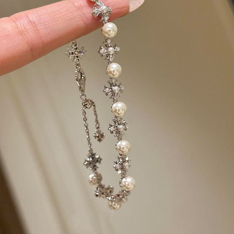 Simple Retro Cross Pearl Bracelet with Niche Design, Stylish, Unique, Fashionable, Exquisite, Versatile and Unique Bracelet